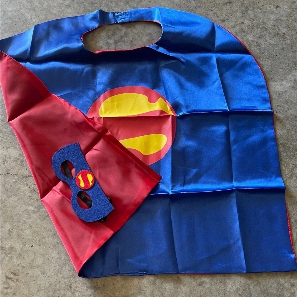 Kids Red Superman Hero Costume Cape and Mask, New in Package